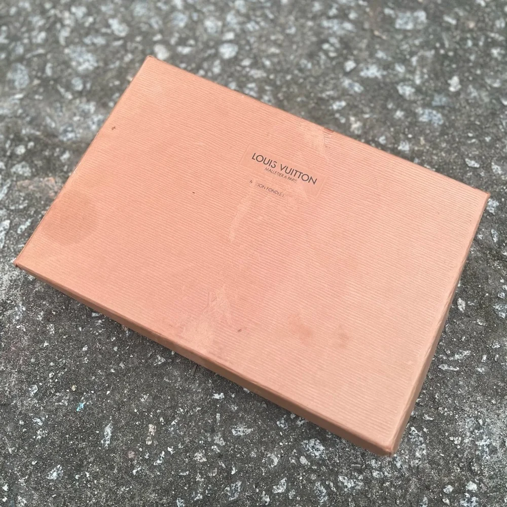 Lovely lavender LV leather bag - Picture 13 of 13